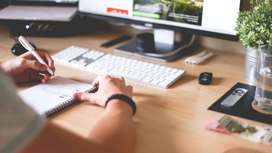 Web designer trabalhando